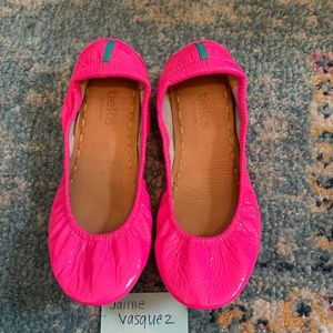 Pop pink Tieks